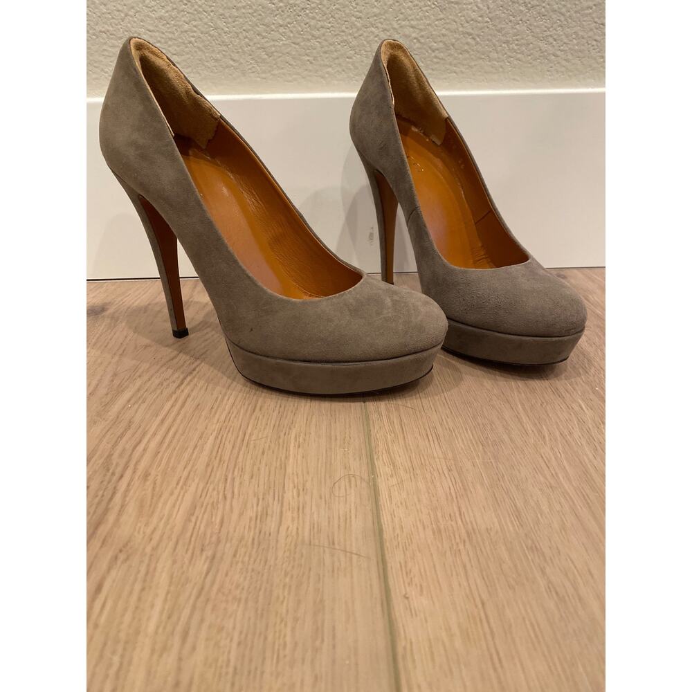 Gucci Suede Taupe Round Toe Heel Platform Pumps Taupe 36